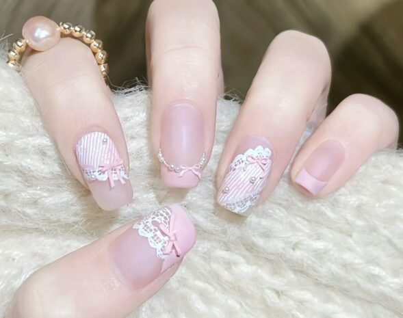 10 Nail Art for a Date with Your Boyfriend