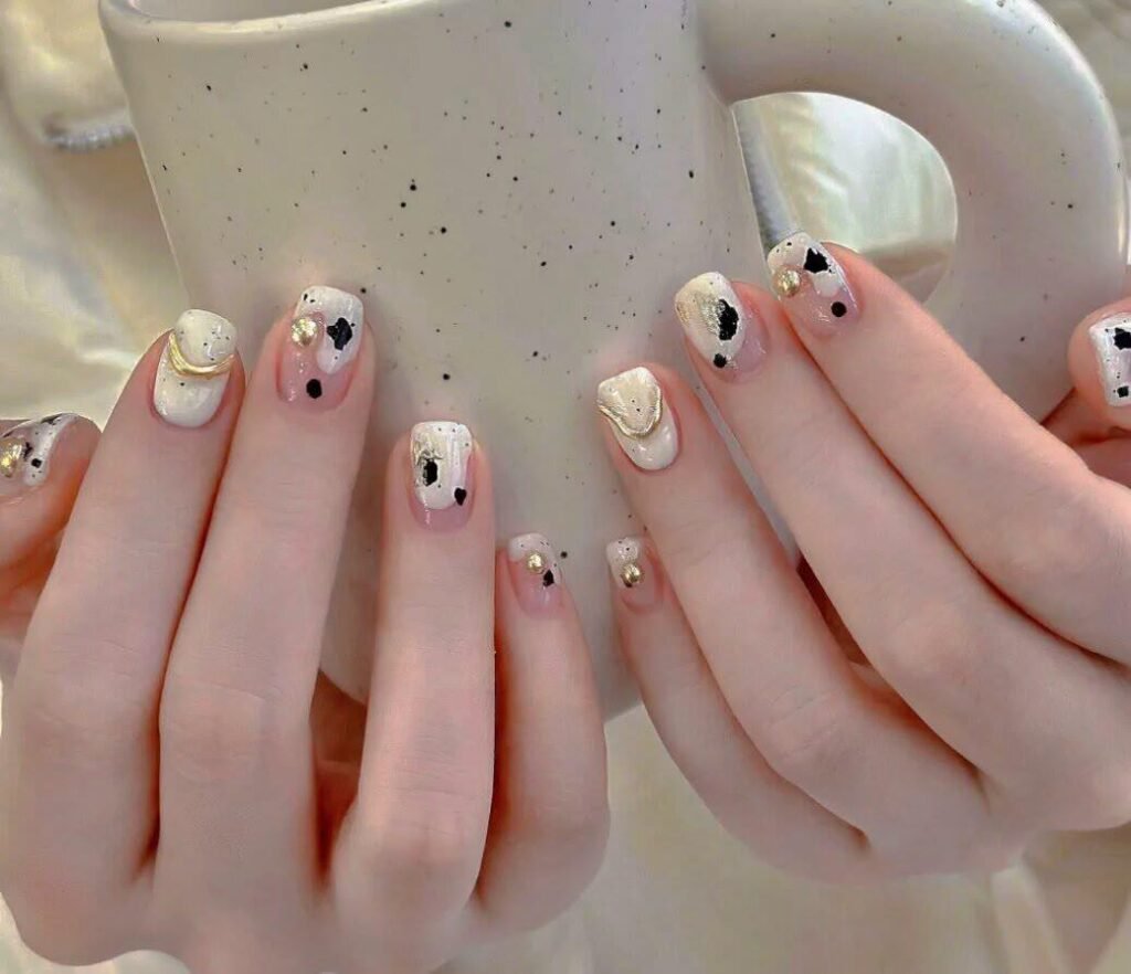 2025 Bridal Summer Guide: 17 Short Nail Designs for Destination Weddings